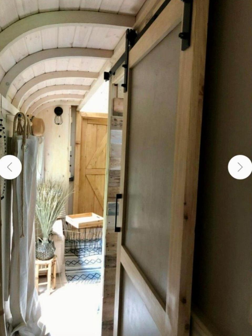 Entspannung Im Zirkuswagen: Aussergewoehnliche Und Liebevoll Eingerichtete Glamping-unterkunft Im Gruenen